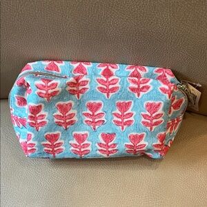 NWT Estée Lauder Blue & Pink Floral Pattern Cosmetic Pouch